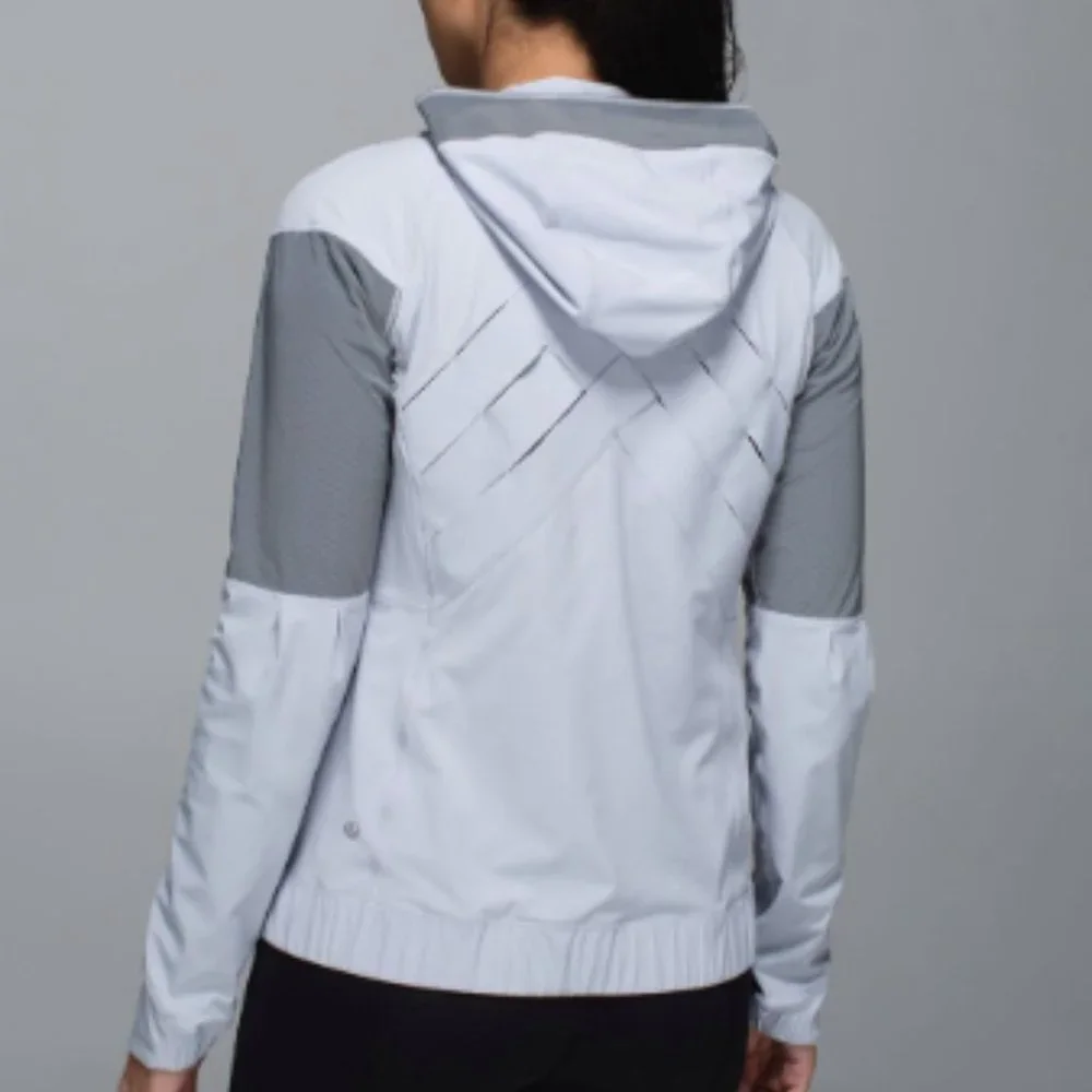 (2186) LULULEMON LIGHT SPEED JACKET Sz 6 ** Mild Flaw - Picture 3 of 15